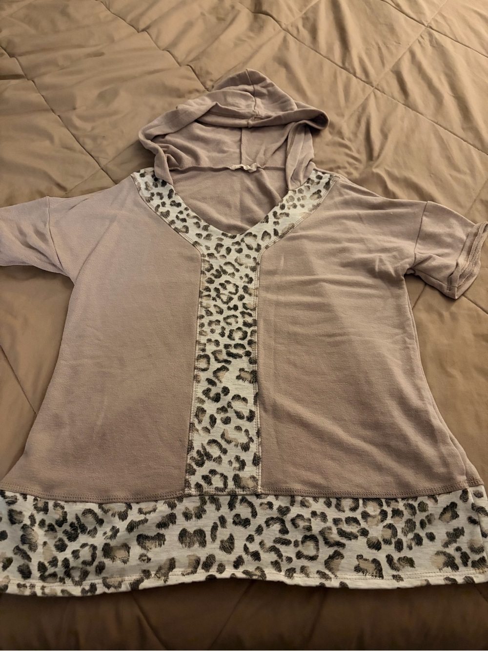 Women's Taupe Short-Sleeve Hoodie with Leopard Trim